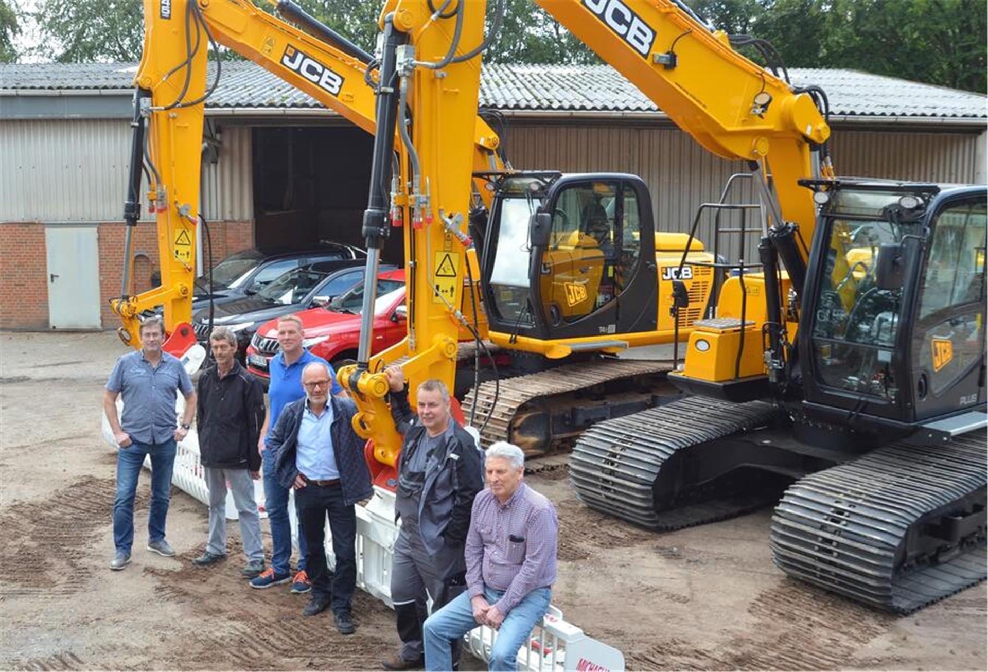 Sechs Jahre ist das her: Die ersten Bagger und die ersten Baggerfahrer des UHV im Juni 2019.