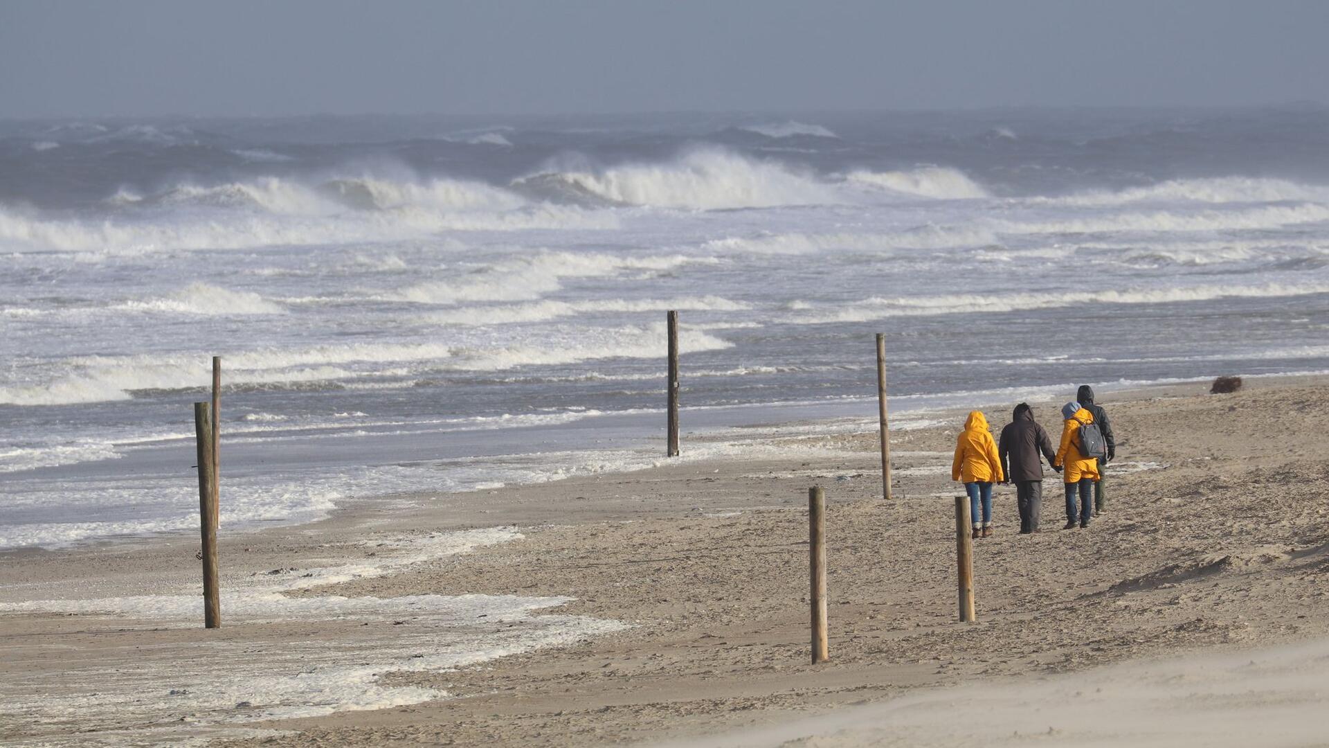 Seit 1969 analysiert das Bundesamt für Seeschifffahrt und Hydrographie die Oberflächentemperaturen in Nord- und Ostsee. Im vergangenen Jahr waren die Temperaturen in der deutschen Nordsee höher als üblich.