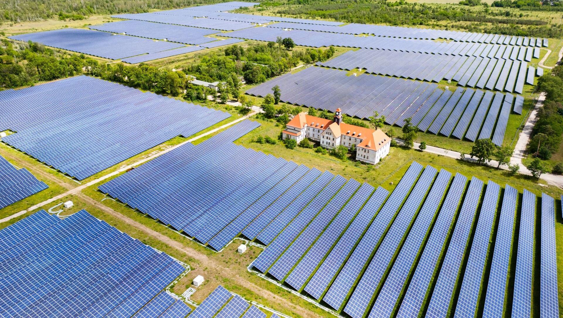 Solar so weit das Auge reicht: In Wilstedt regt sich Widerstand, dass in der Gemeinde genau das passiert.
