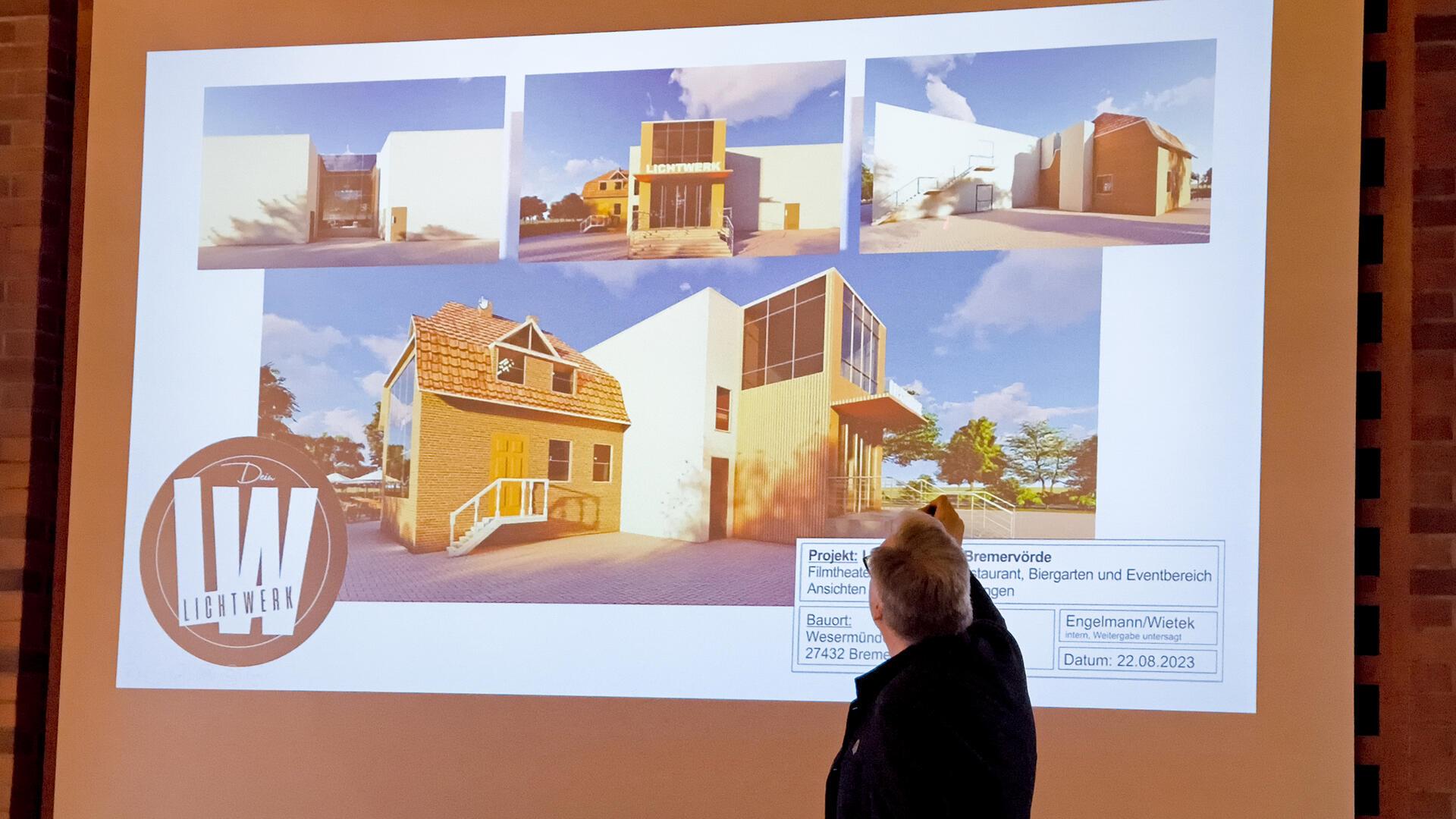 Steffen Wietek stellte vergangene Woche im Stadtentwicklungsausschuss das Projekt "Lichtwerk" vor. Das „Lichtwerk“ soll unter Einbeziehung der alten Bachmann-Gebäude ein Kino, ein Restaurant und Veranstaltungssäle beherbergen. Es liegt im Stadtumbaugebiet Westerende, auf dem die Quell Real Estate Gruppe modernen Wohnraum schaffen will. Wie das Erstellungsdatum der Präsentation (August 2023) verdeutlicht, ist das Vorhaben zuletzt aber wieder ins Stocken geraten. 