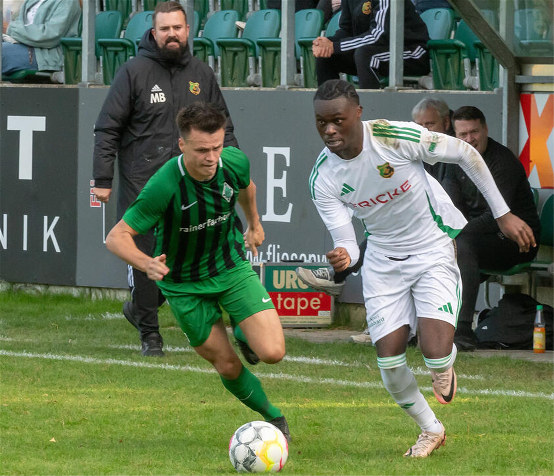 Terry Becker erzielte in der Nachspielzeit der ersten Halbzeit den 1:1-Ausgleich für den Heeslinger SC.