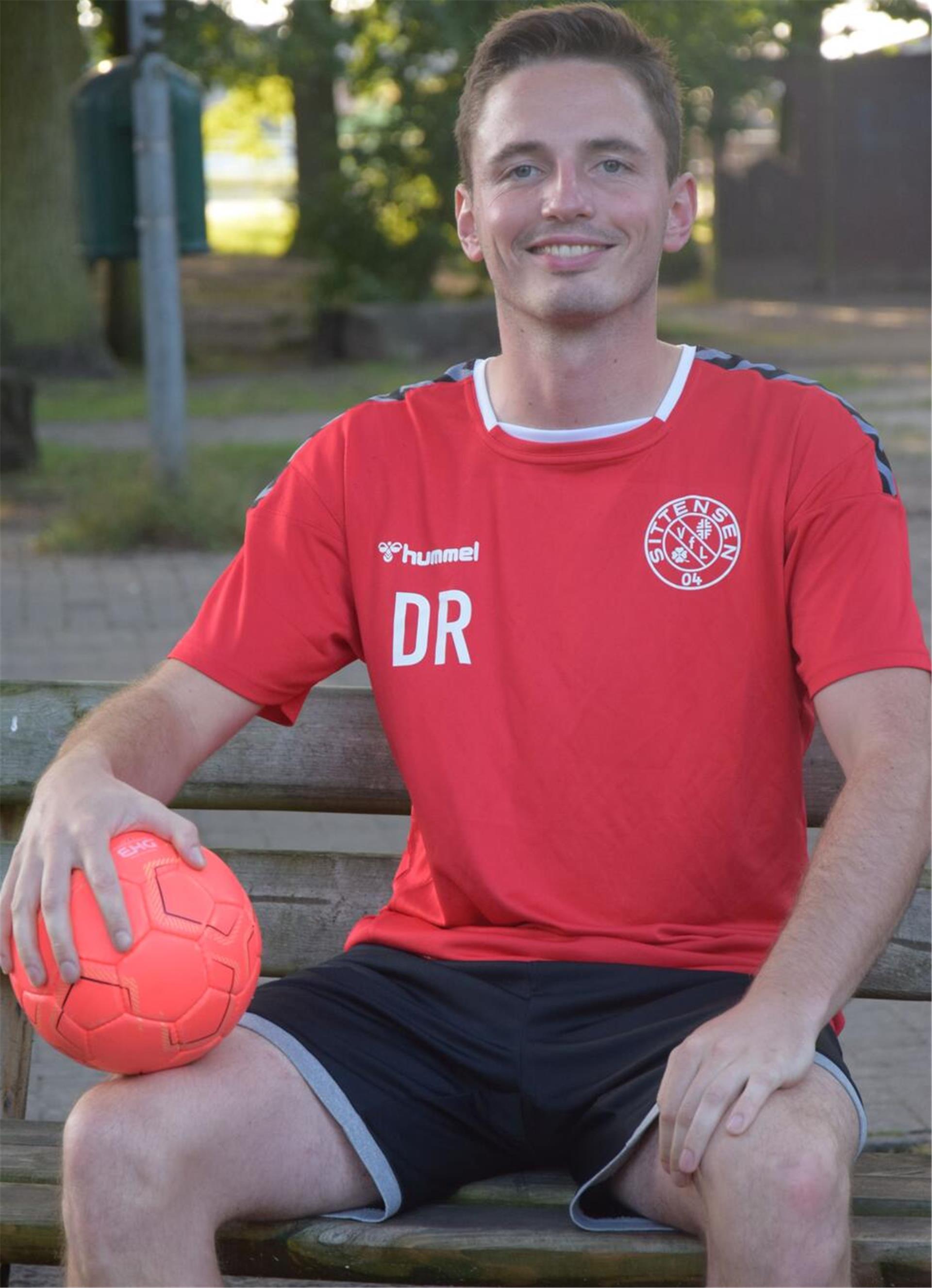 Sittenser Handballer unterliegen in Estebrügge gegen den MTV Wisch Trainer Daniel Rosemeyer glänzte beim Spiel gegen den Tabellenzweiten Wisch als mehrfacher Torschütze.