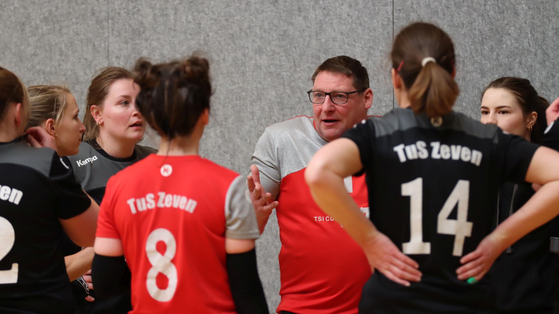 Trainer-Fuchs Axel Körner will mit seinen Spielerinnen auch in der neuen Saison in der Oberliga Niedersachsen eine gute Rolle spielen.