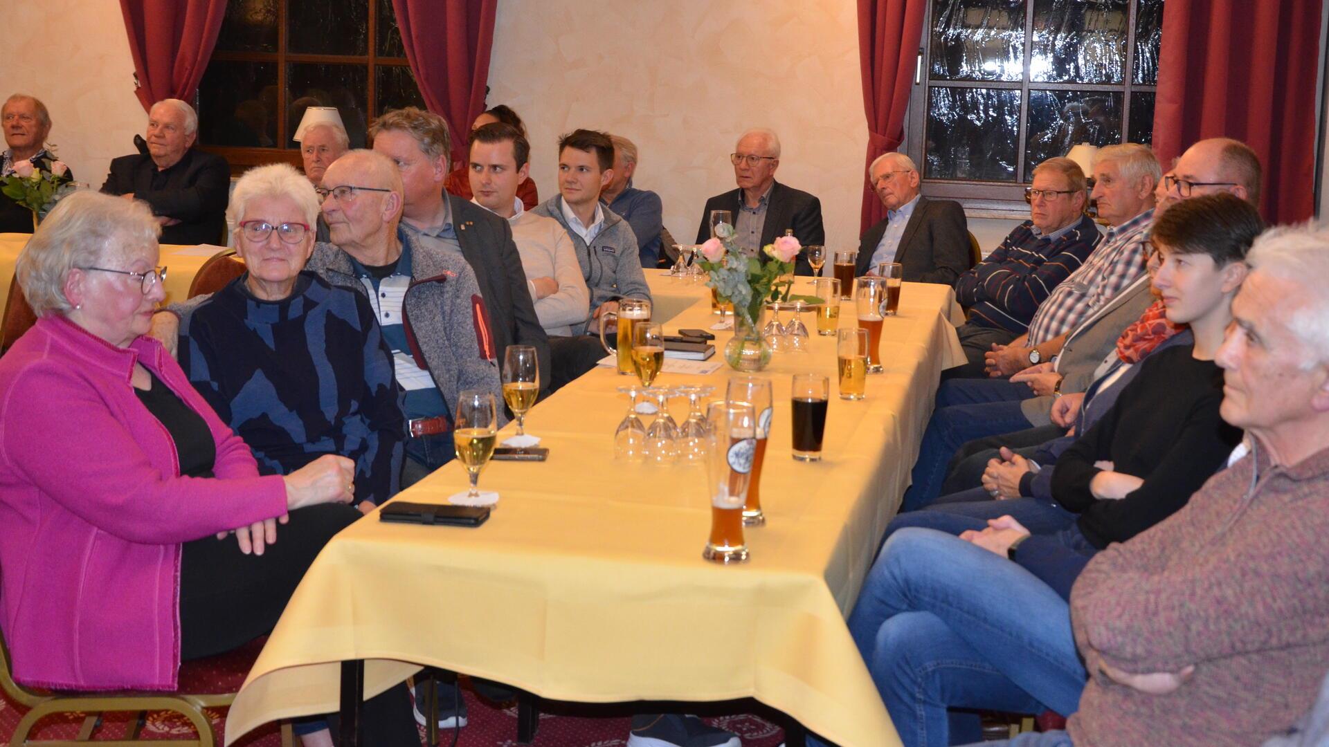 Über 50 Gäste kamen am Donnerstagabend zur Veranstaltung des Evangelischen Arbeitskreises der CDU. Nach den Vorträgen gab es Zeit für eine Diskussion miteinander. 