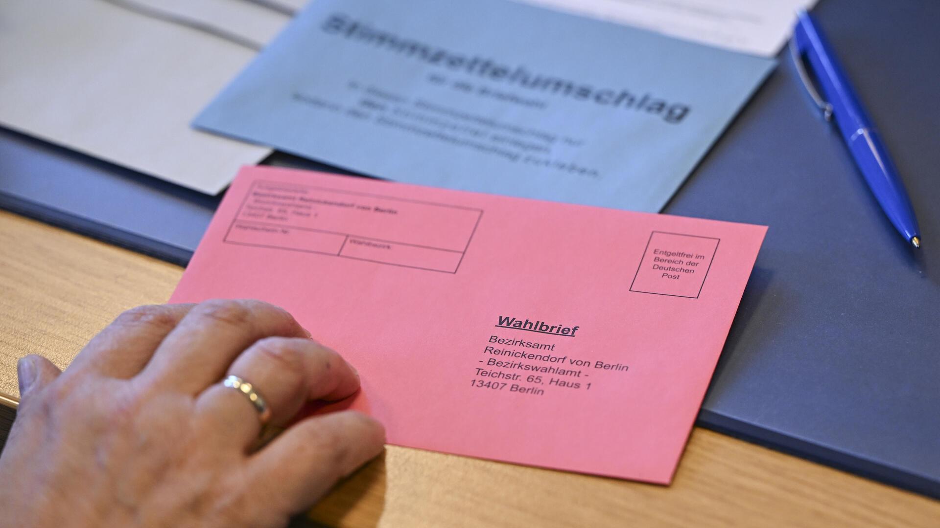 Viele wissen noch nicht, wen sie wählen werden. In Kutenholz stellten sich jetzt die Direktkandidaten aus dem Wahlkreis Stade I - Rotenburg II bei einem Podium vor.