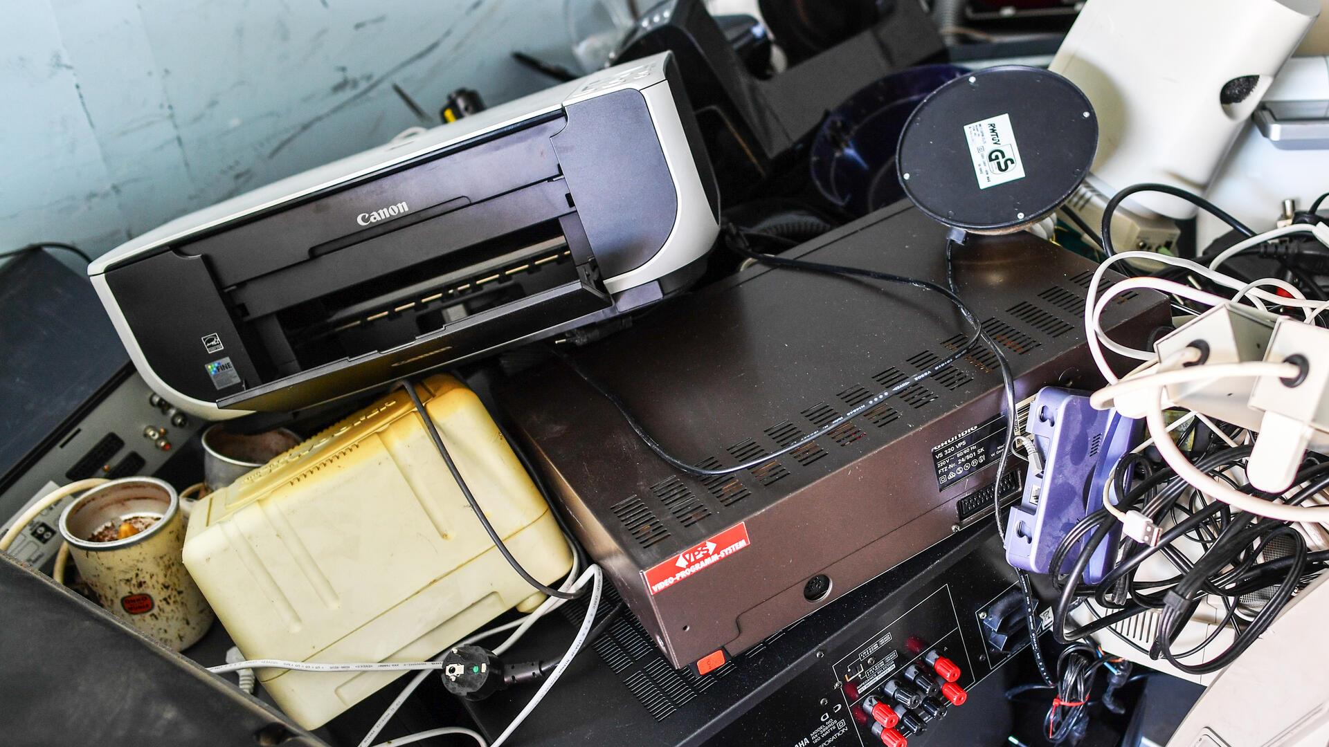 Wer im Landkreis Rotenburg wohnt, kann bei der Entsorgung von Elektroschrott auf mehrere legale Möglichkeiten zugreifen. Illegale Sammlungen sollte man jedenfalls meiden, rät die Verwaltung.