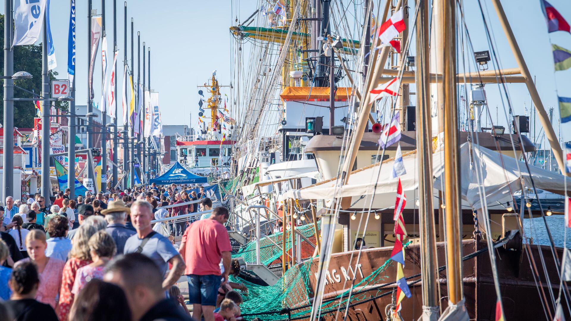 Wie schon bei den Maritimen Tagen 2022 wird sich auch bei der Sail die Stadt wieder mit Besuchenden füllen.