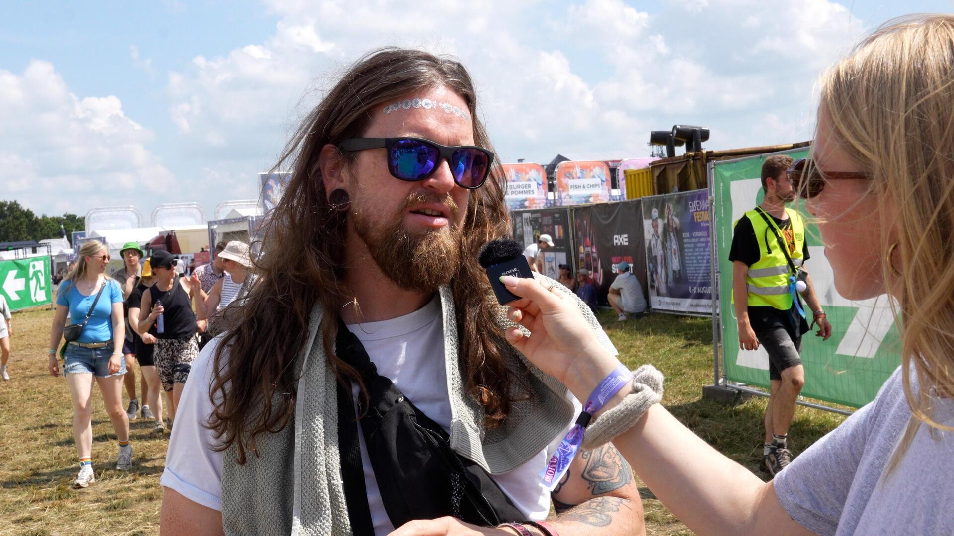 Wir haben uns auf dem Deichbrand 2025 umgehört: Was sagen die Festivalfans zum Line-Up?