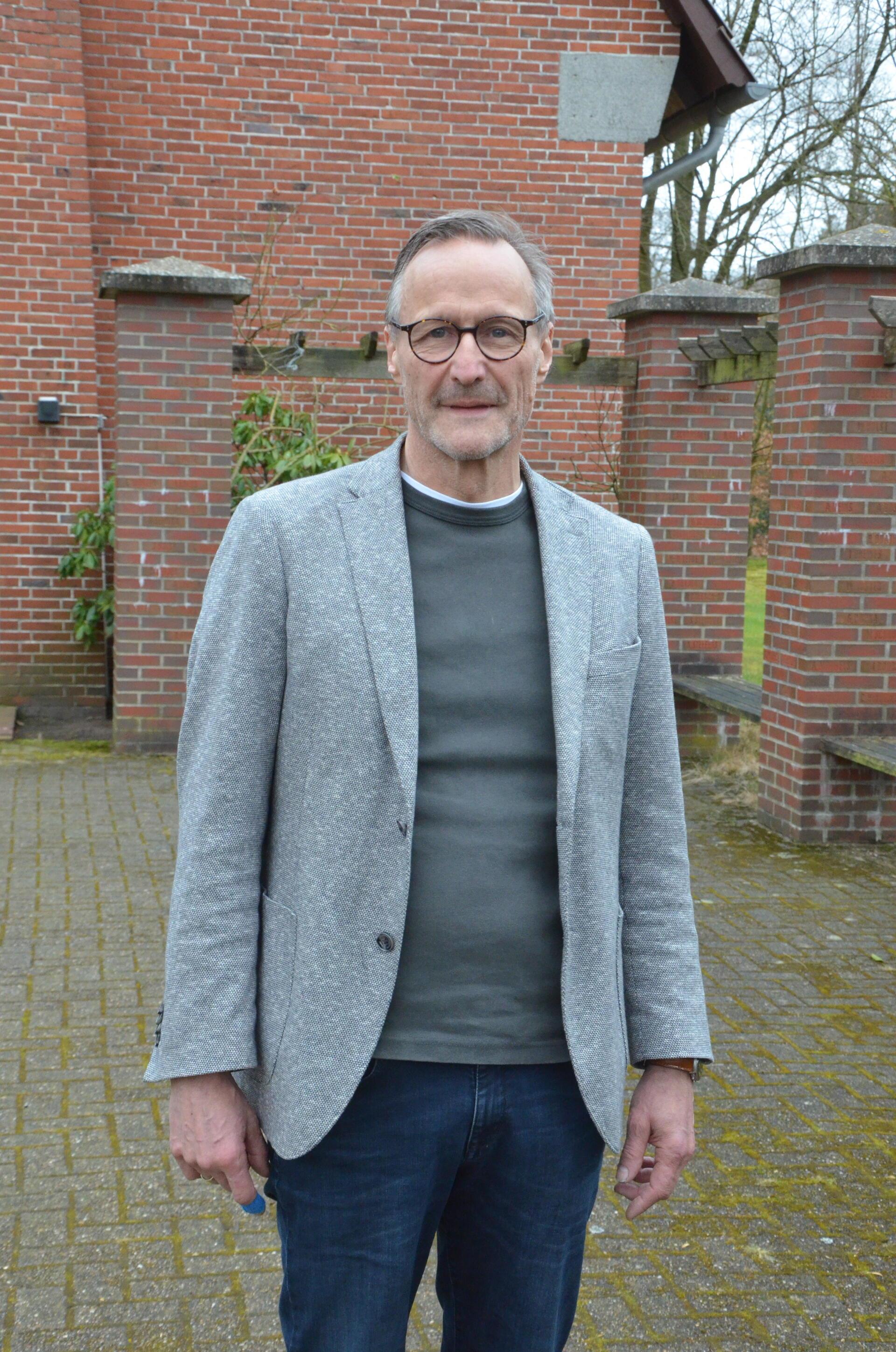 Wird am Sonntag in der Bethlehem-Kirche verabschiedet: Der langjährige Hipstedter Pastor Michael Kardel.
