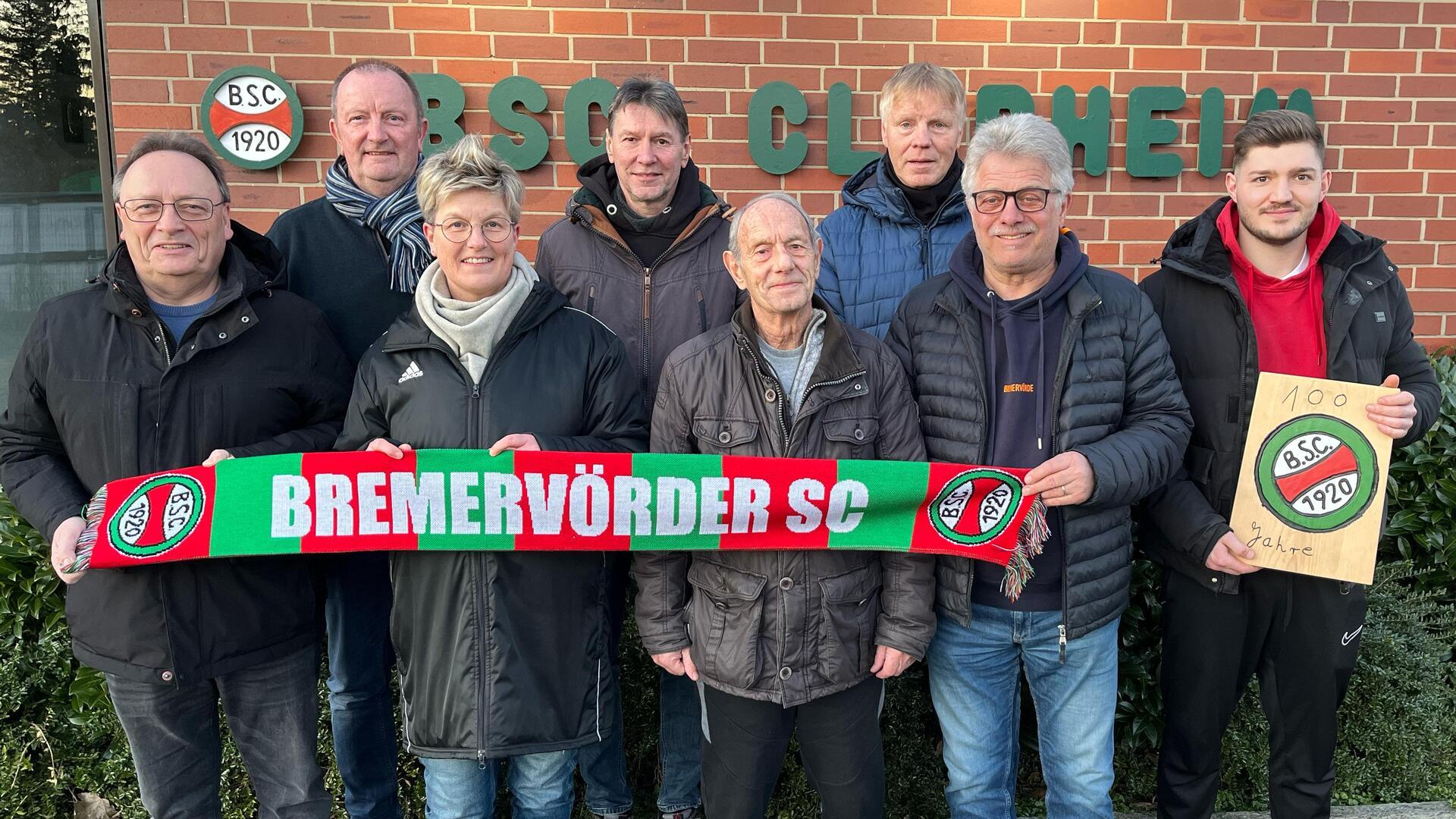 Zählen zum Organisationsteam für das BSC-Jubiläum im Juni: (von links) Kassenwart Thomas Drews, Vorsitzender Udo Engelke, 2. Vorsitzende Martina Schröder, Uwe Schlichting, Karl Rotermund, Siegfried Bardenhagen, Hein Verlaat und Andreas Anhalt.