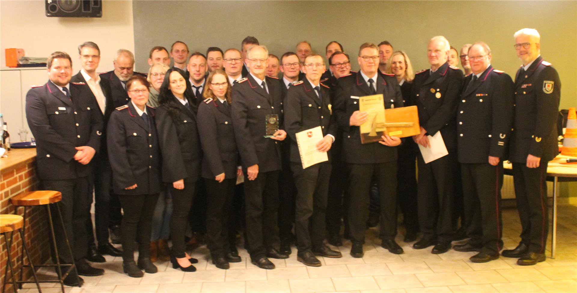 Zahlreiche Ehrungen und Beförderungen standen auf der Tagesordnung der Ortswehr Volkmarst.