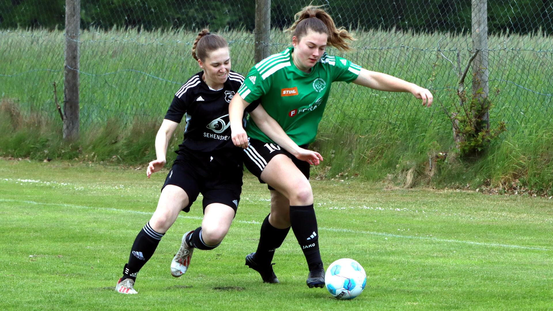 Zum Derby-Sieg gegen Heeslingen steuerte Lina Wilkens (rechts) das 3:0 bei.