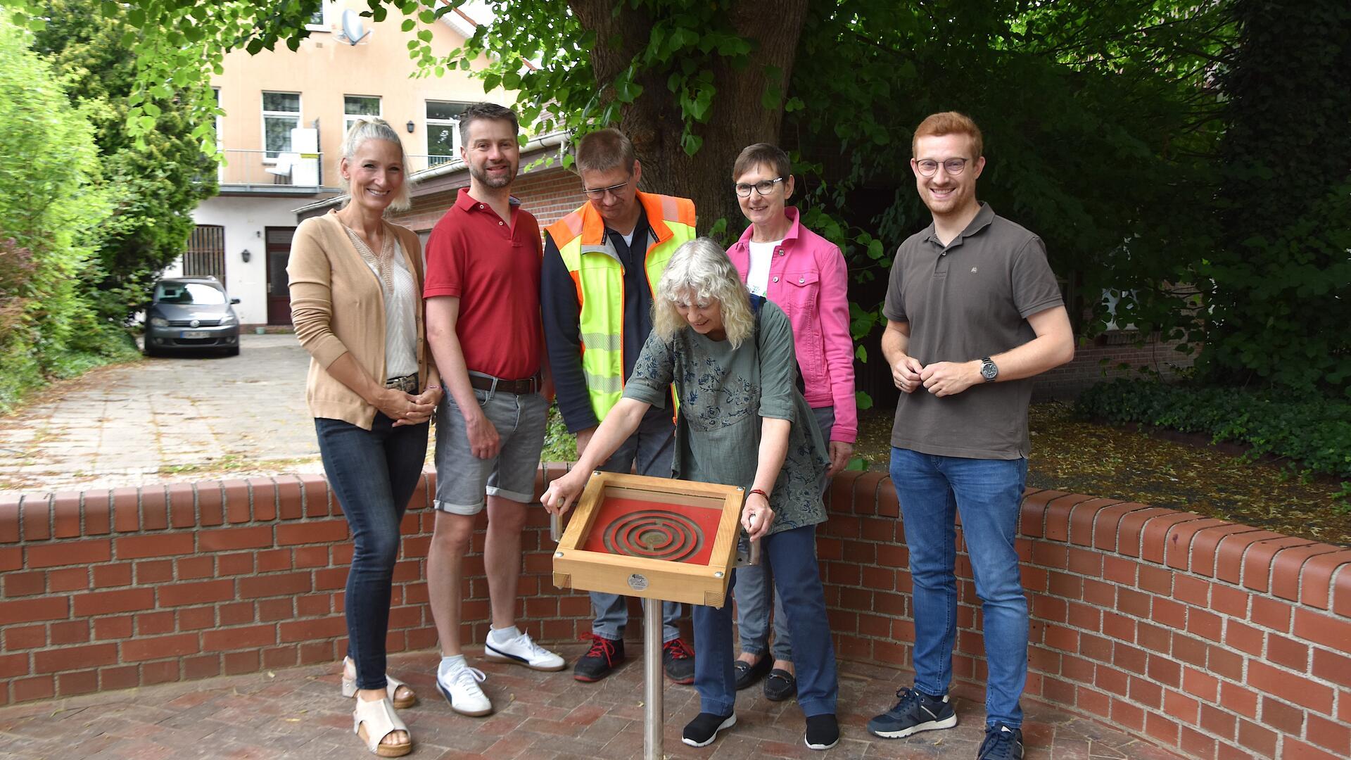 Zum Start der Sommerferien wurde das neue Spielgerät in der Bremervörder Stadtmitte installiert. 