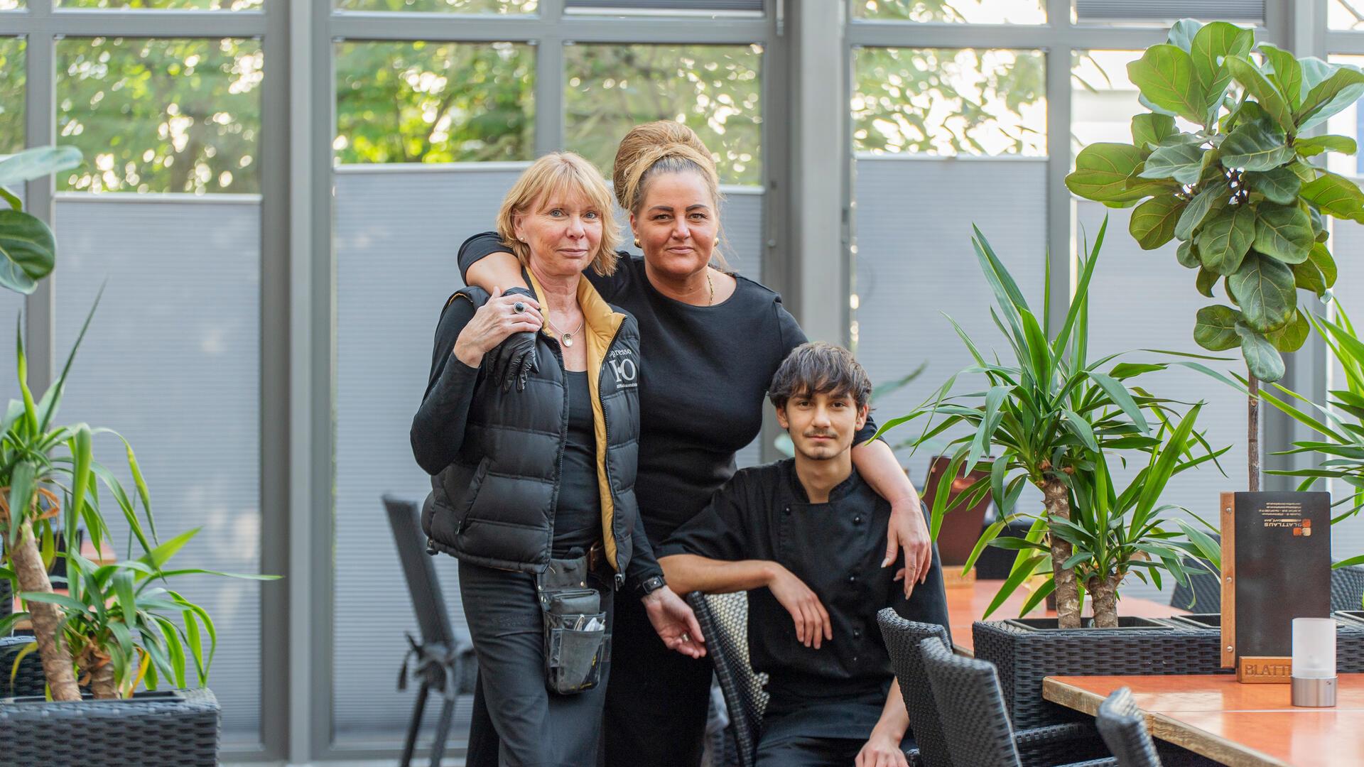 Zurück in der Blattlaus: Beate Kühnau (links) und ihre Mitarbeiterinnen und Mitarbeiter blicken nach vorn.